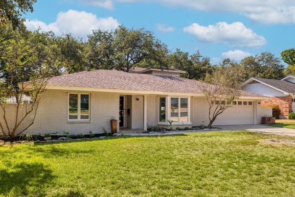 Attached, Exterior, Facade, Brick Facade, Ranch
