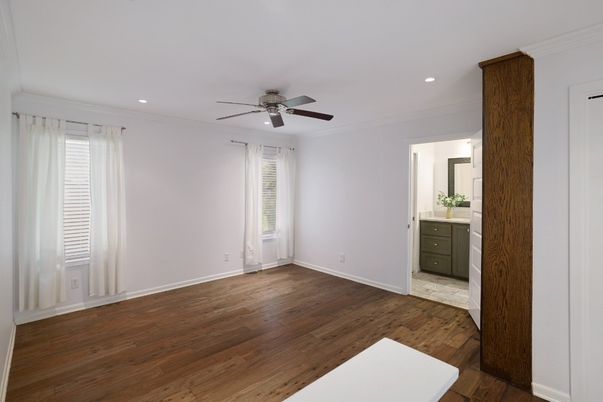 Empty room, Interior, Recessed Lighting, Wood Texture Flooring