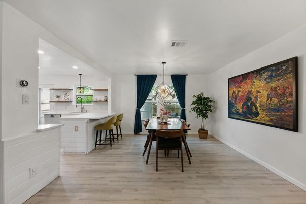 Dining room, Interior, Kitchen, Pendant Lights, Recessed Lighting, Wood Texture Flooring