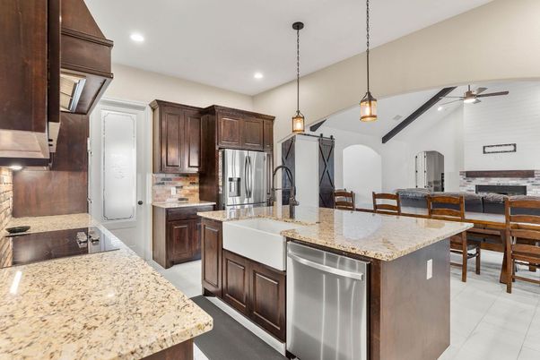 Dining room, Interior, Kitchen, Pendant Lights, Recessed Lighting, Stainless Steel Appliances