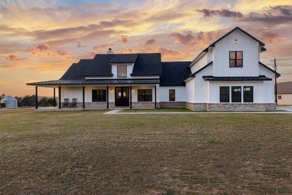 Backyard, Exterior, Facade, Farmhouse