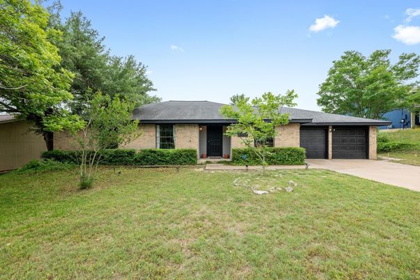 Attached, Backyard, Exterior, Facade, Brick Facade, Ranch