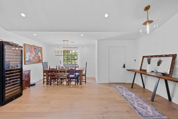 Chandelier, Dining room, Interior, Pendant Lights, Recessed Lighting, Wood Texture Flooring