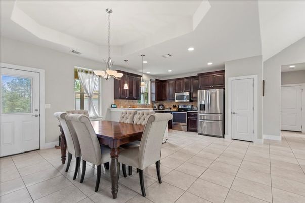 Dining room, Interior, Kitchen, Pendant Lights, Recessed Lighting, Stainless Steel Appliances