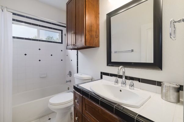 Bathroom, Interior, Tile Countertops