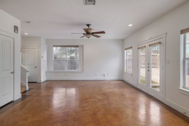 Empty room, Interior, Recessed Lighting