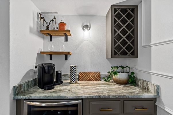 Interior, Stainless Steel Appliances