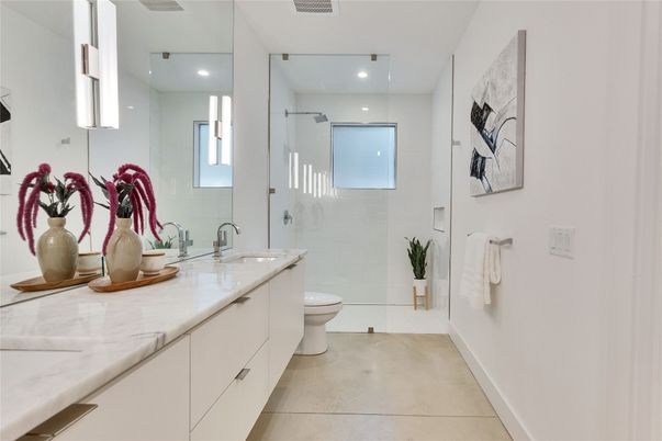 Bathroom, Interior, Recessed Lighting