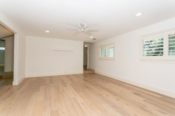 Empty room, Interior, Recessed Lighting, Wood Texture Flooring
