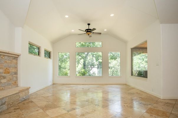 Empty room, Interior, Recessed Lighting