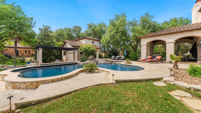 Exterior, Pool