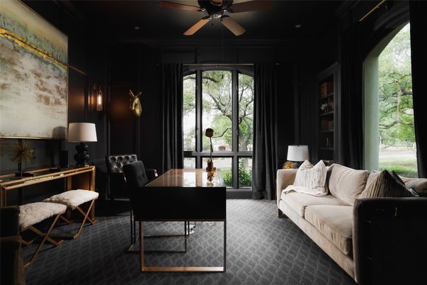 Home Office, Interior