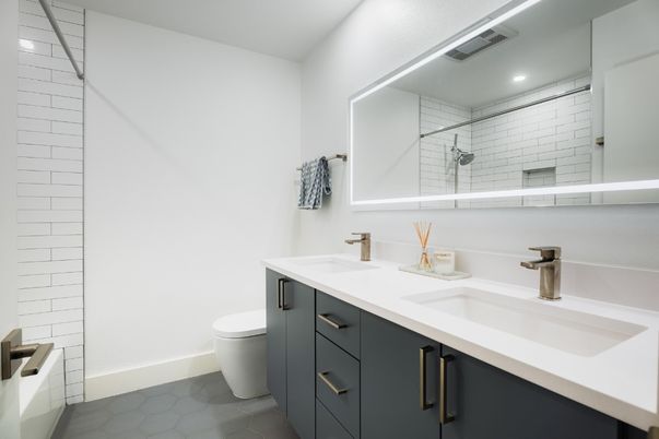 Bathroom, Dual Sink Vanities, Interior, Recessed Lighting