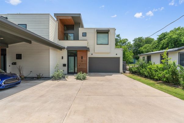 Attached, Exterior, Facade, Modern