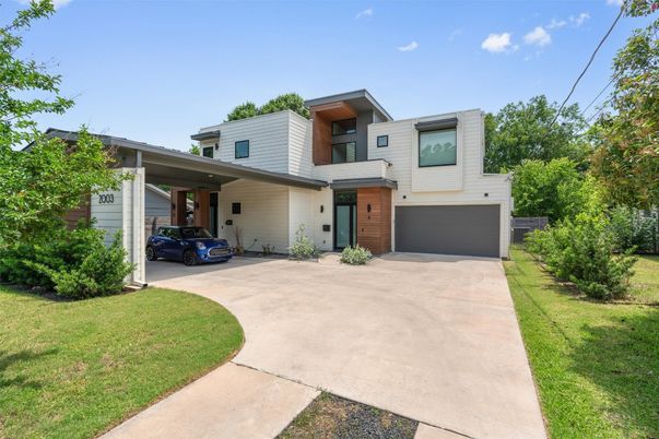 Attached, Exterior, Facade, Brick Facade, Modern