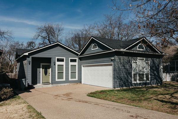 Attached, Exterior, Facade, Ranch