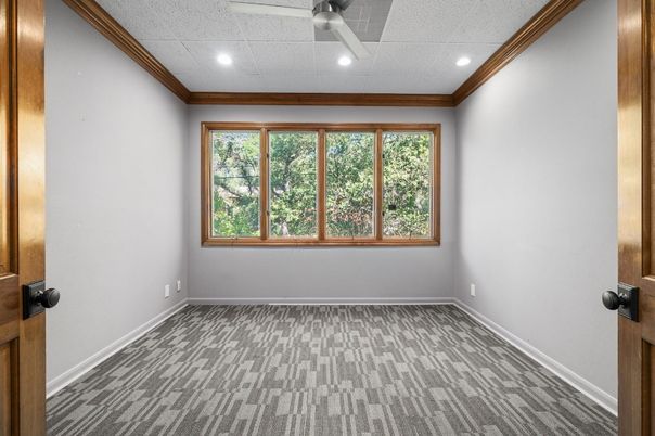 Empty room, Interior, Recessed Lighting