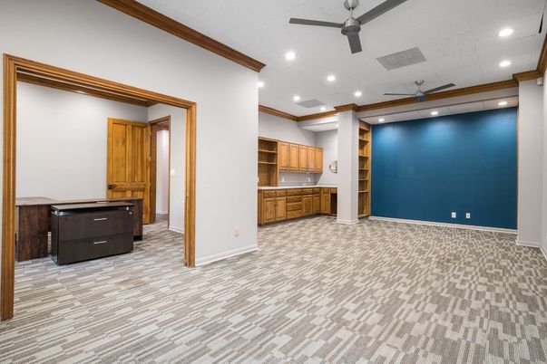 Empty room, Interior, Recessed Lighting