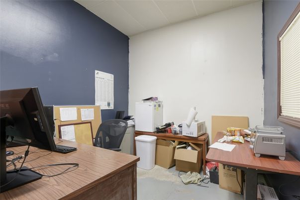 Home Office, Interior