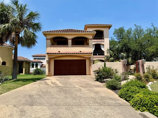 Attached, Exterior, Facade, Mediterranean