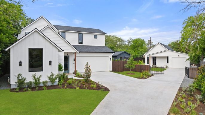 Attached, Exterior, Facade, Farmhouse
