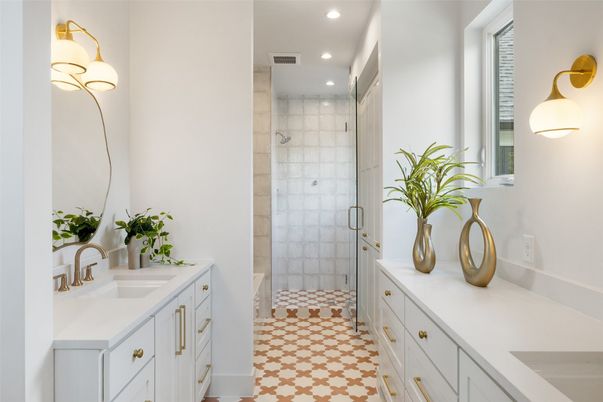 Bathroom, Dual Sink Vanities, Interior, Recessed Lighting