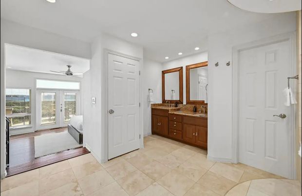 Bathroom, Interior, Recessed Lighting