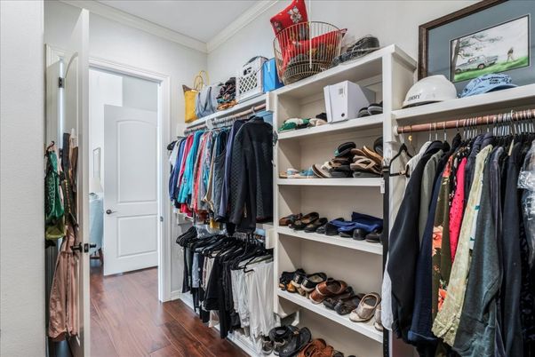 Interior, Walk-in Closets, Wood Texture Flooring