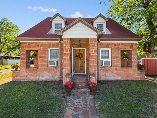 Exterior, Facade, Brick Facade, Cape Cod