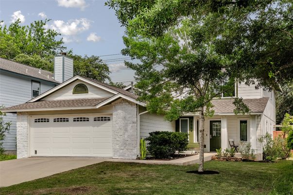 Attached, Exterior, Facade, Ranch
