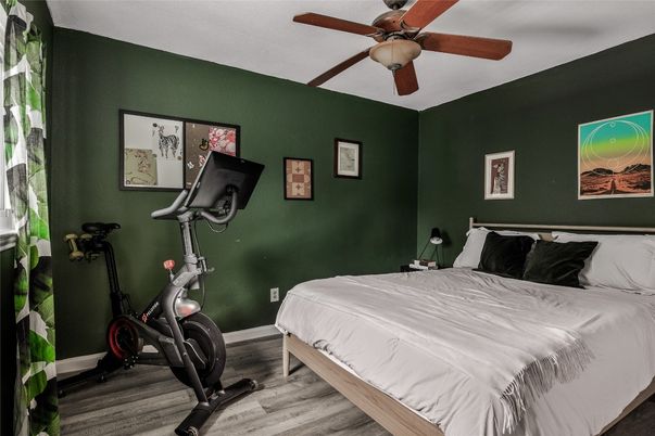 Bedroom, Fitness Equipment, Interior, Wood Texture Flooring