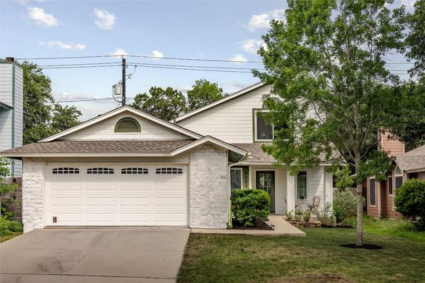 Attached, Exterior, Facade, Ranch