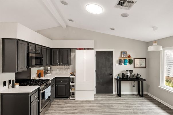 Interior, Kitchen, Pendant Lights, Recessed Lighting, Wood Texture Flooring