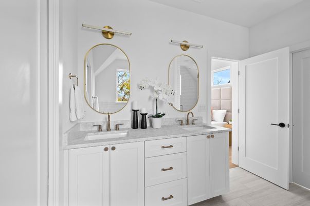Bathroom, Dual Sink Vanities, Interior, Wood Texture Flooring