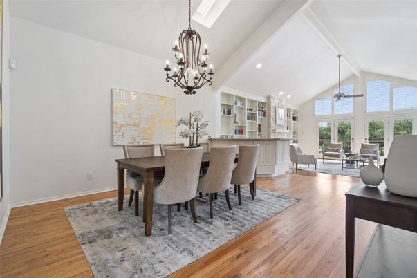 Chandelier, Dining room, Interior, Recessed Lighting, Wood Texture Flooring