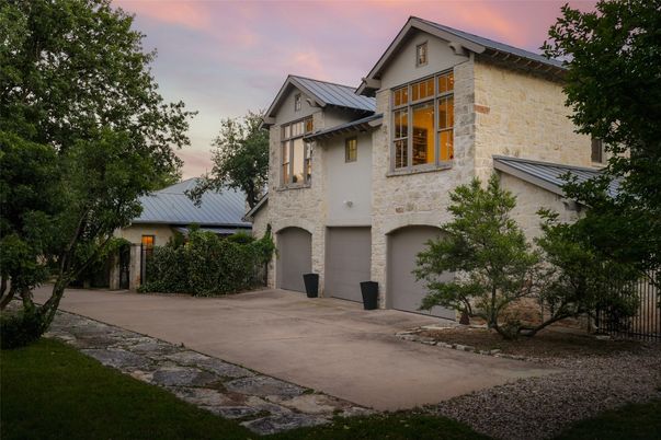 Attached, Exterior, Facade, Mediterranean