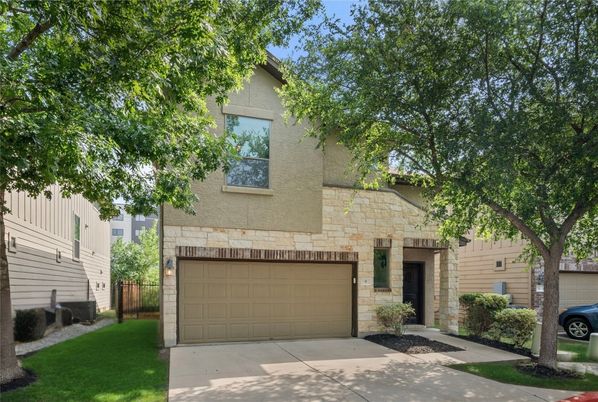 Attached, Exterior, Facade, Brick Traditional