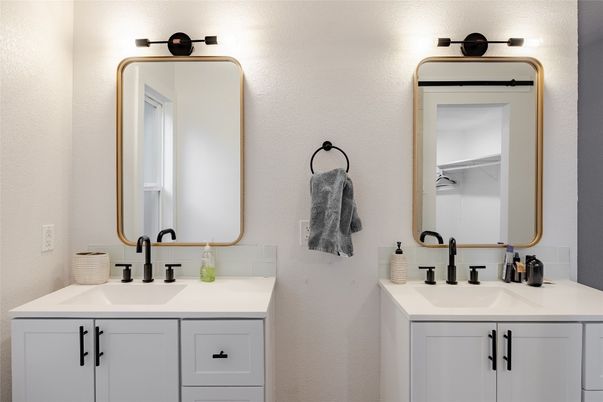 Bathroom, Dual Sink Vanities, Interior