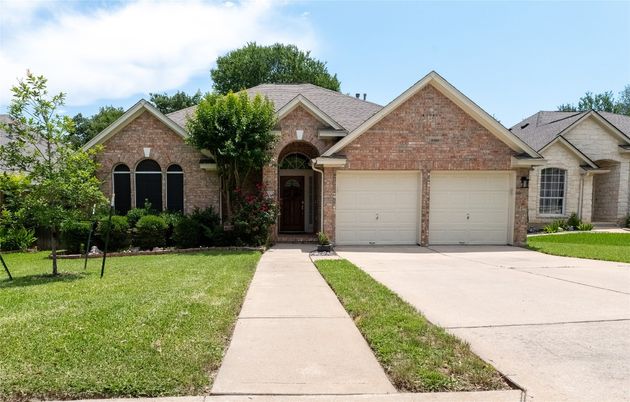 Attached, Exterior, Facade, Brick Facade, Brick Traditional