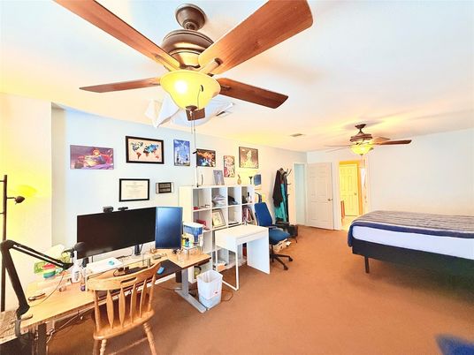 Home Office, Interior