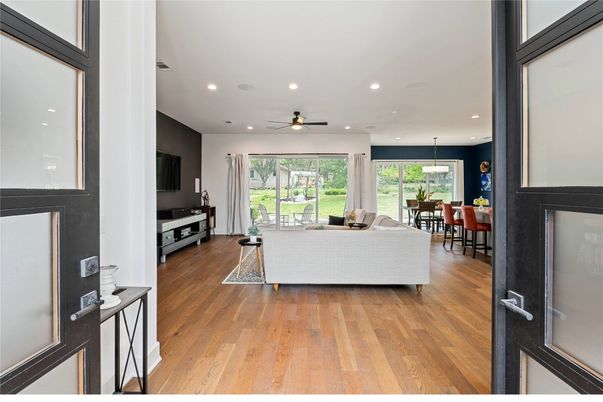 Dining room, Interior, Living room, Pendant Lights, Recessed Lighting, Wood Texture Flooring
