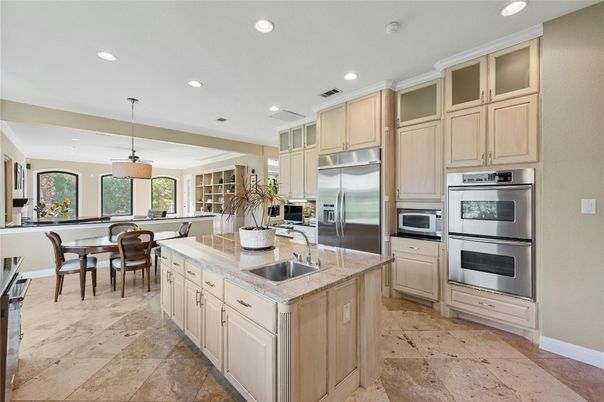 Dining room, Interior, Kitchen, Pendant Lights, Recessed Lighting, Stainless Steel Appliances