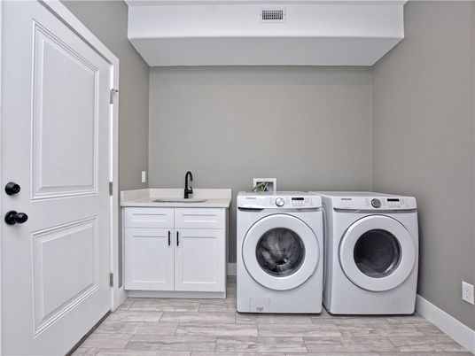 Interior, Washer, Wood Texture Flooring