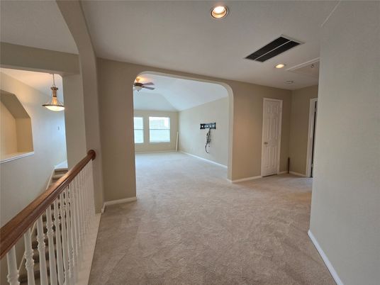 Empty room, Interior, Pendant Lights