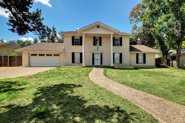 Attached, Backyard, Exterior, Facade, Georgian