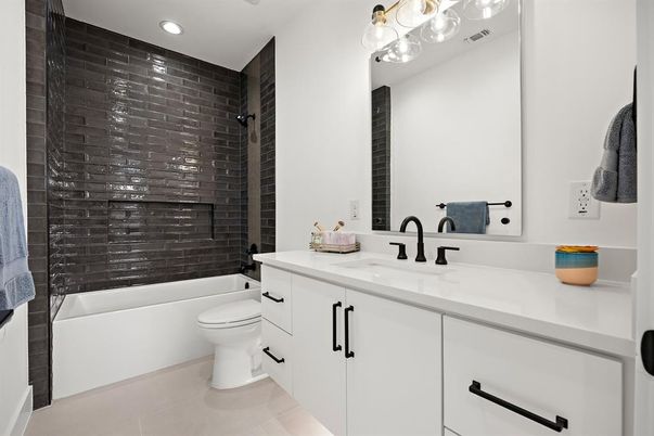 Bathroom, Interior, Recessed Lighting