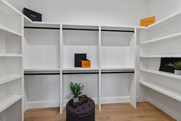 Interior, Walk-in Closets, Wood Texture Flooring