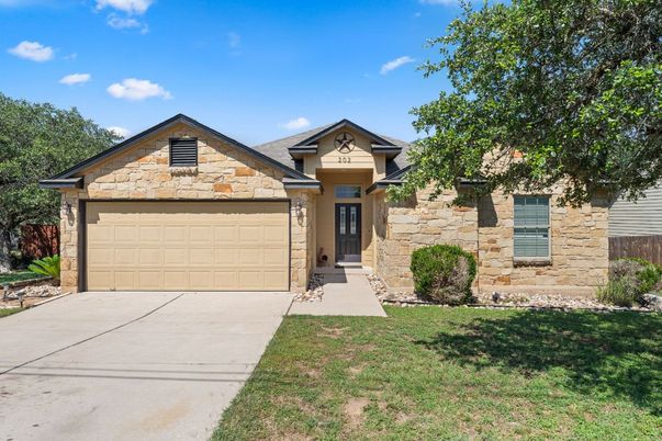 Attached, Exterior, Facade, Brick Traditional