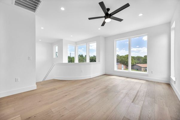 Empty room, Interior, Recessed Lighting, Wood Texture Flooring