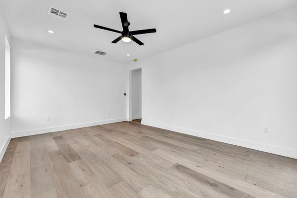 Empty room, Interior, Recessed Lighting, Wood Texture Flooring
